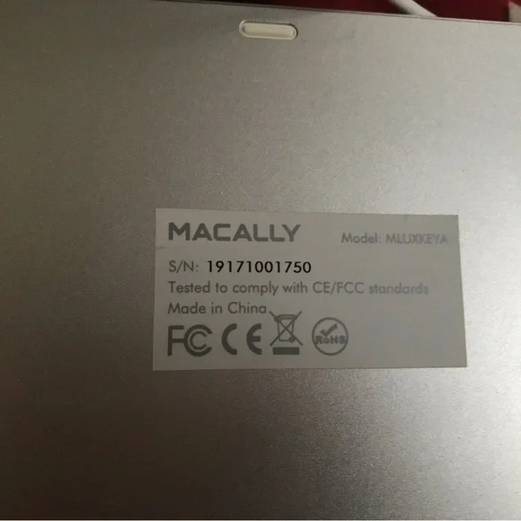 Macally Premium Wired Mac Keyboard used only a few times in excellent condition - Picture 6 of 8